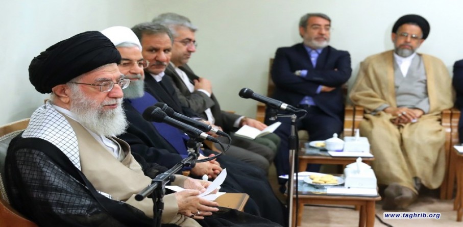 الإمام الخامنئي لدى لقائه رئيس الجمهورية وأعضاء مجلس الوزراء يجب أن لا يبقى اقتصاد إيران مرهوناً لضمانات الجهات الأوروبية المعنية بالاتفاق النووي