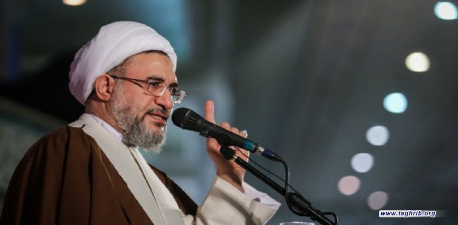 آیةالله الأراکي: أكثر ما شهده المجتمع الإسلامي من نكسات وانحرافات يعود إلى غياب العزّة الإسلاميّة وظهور حالة الذل في تاريخه