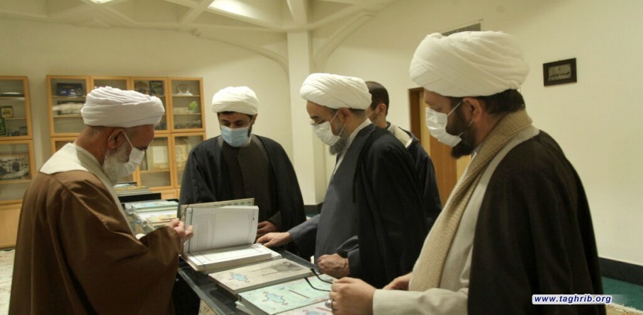 الدكتور "حميد شهرياري" يزرو مركز التراث و التوثيق للعتبة المعصومية المقدسة