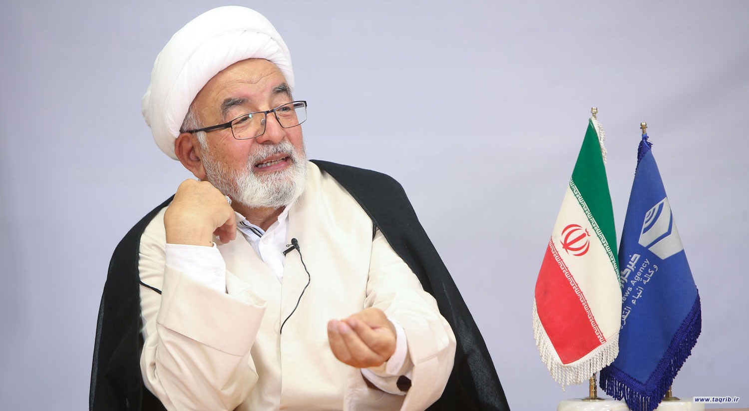 اساس اسلام بر پایه توحید و وحدت مسلمین است