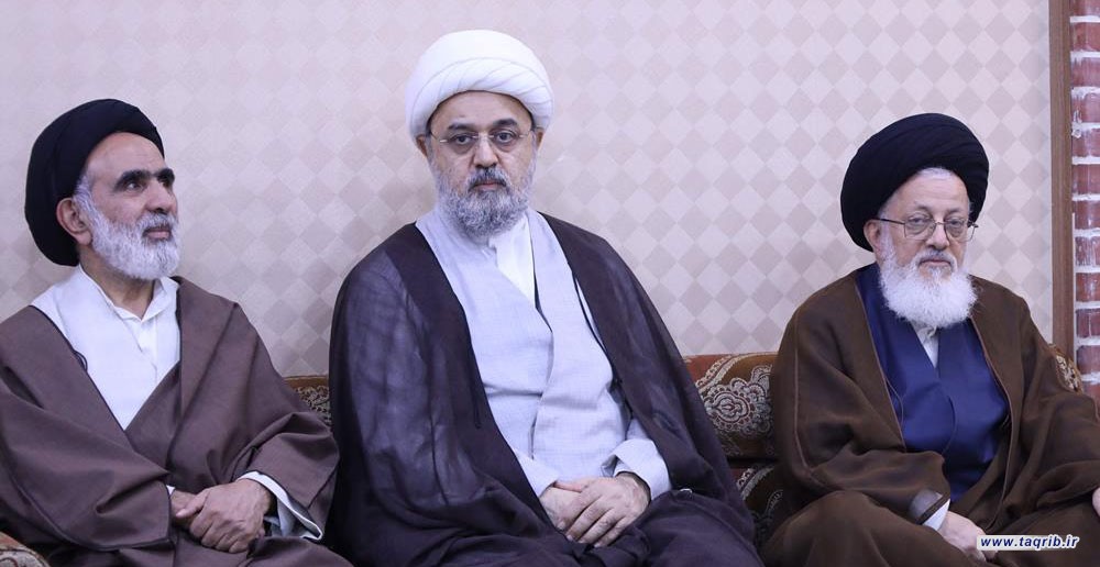 وفد المجمع العالمي للتقريب الى مؤتمر بغداد يلتقي ممثل الولي الفقيه لدى العراق