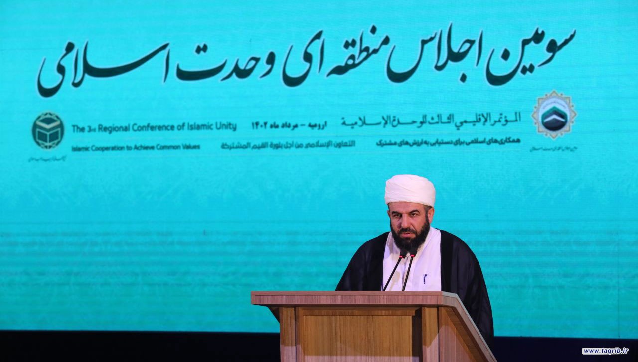 دولتهای اسلامی باید با حفظ پیوندهای عمیق بین خود احیای تمدن نوین اسلامی را رقم بزنند