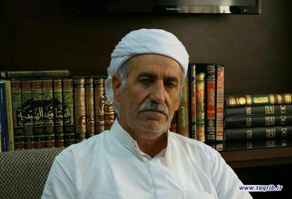 خطيب الجمعة في مدينة سقز الايرانية: الوحدة الإسلامیة والأخوّة الإسلامیة و مصادر التطرف في الإسلام