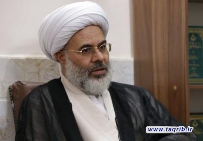 على العلماء والمفکرین أن یعملوا لتعزیز و توطید العلاقات بین المسلمین