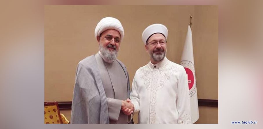 الدكتور شهرياري يلتقي رئيس منظمة الشؤون الدينية بتركيا