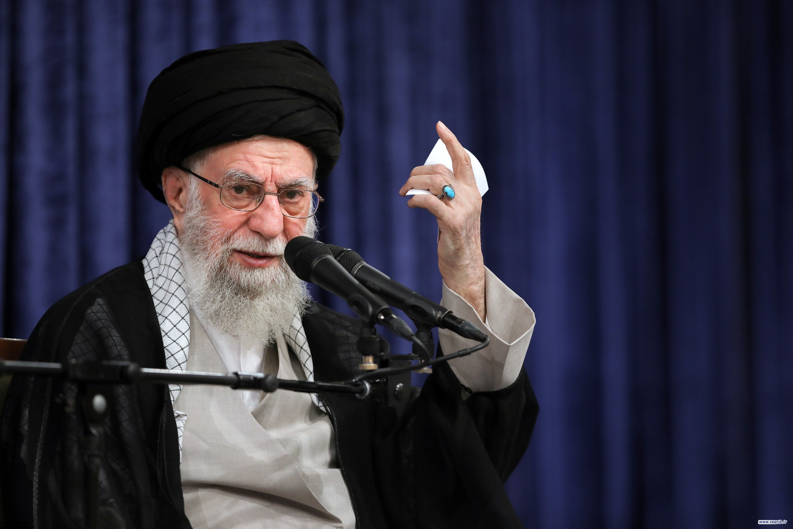 الشعب الإيراني يتصدى بقوّة لمَن يتوقّع من إيران الخضوع لأوامر أمريكا