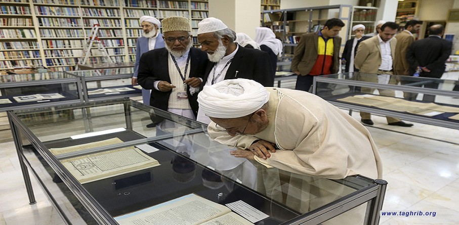 ضيوف المؤ تمر الوحدة يزرون مكتبة العتبة السيد عبد العظيم الحسني عليه السلام