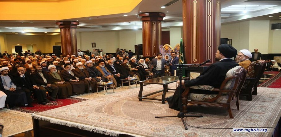 ضيوف المؤتمر الدولي الـ32 للوحدة الاسلامية يزورون السيد حسن الخميني