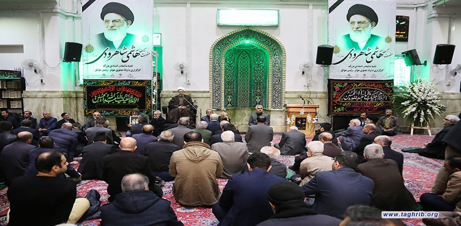 مجلس تأبين للراحل الفقيد اية الله هاشمي شاهرودي في مسجد ارك بطهران