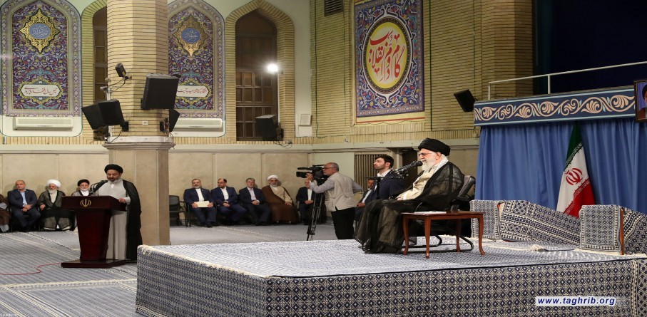 لقاء الإمام الخامنئي بالقائمين على شؤون الحج في الجمهورية الإسلامية