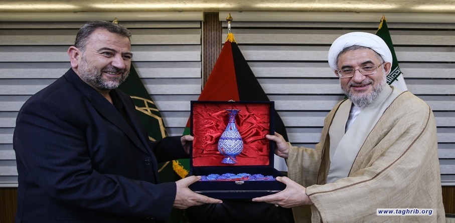 آية الله الشيخ محسن الأراكي يستقبل نائب رئيس المكتب السياسي لحركة حماس السيد صالح العاروري