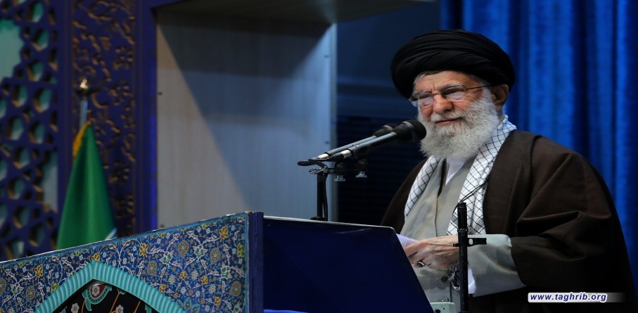 الإمام الخامنئي يؤمّ صلاة الجمعة في طهران