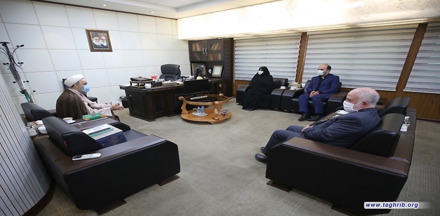 حجة الاسلام و المسلمين الدكتور "حميد شهرياري " يستقبل كريمة الامام المغيب موسى الصدر