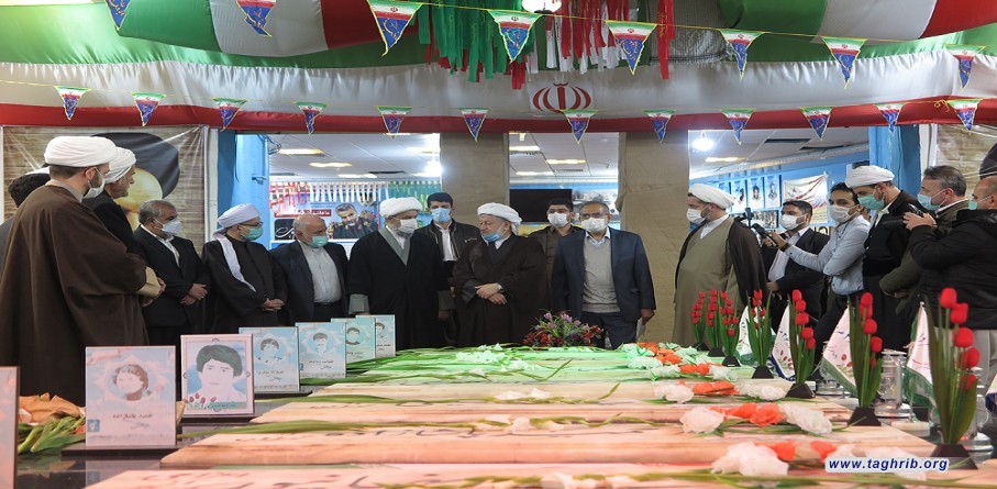 حضور الأمين العام للمجمع العالم للتقريب بين المذاهب الاسلامية في مقبرة شهداء السنة والشيعة في مدينة باوه