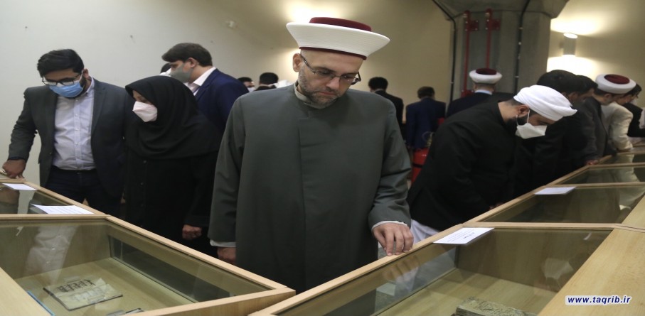 ضیوف المؤتمر الدولي 35 للوحدة الاسلامية يزورون المكتبة الوطنية في طهران