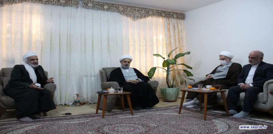 الدكتور شهرياري يزور ماموستا فايق رستمي امام جمعة مدينة سنندج