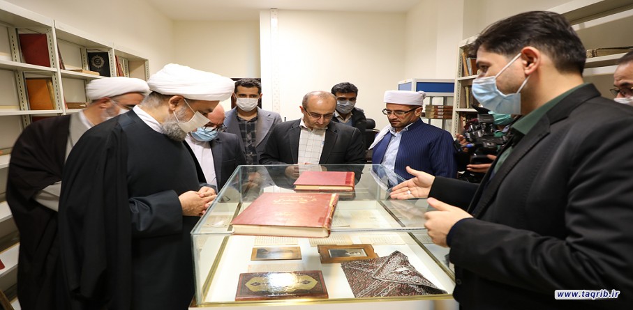 الدكتور شهرياري يزور مكتبة الامام الخامنه اي المركزية في مدينة سنندج