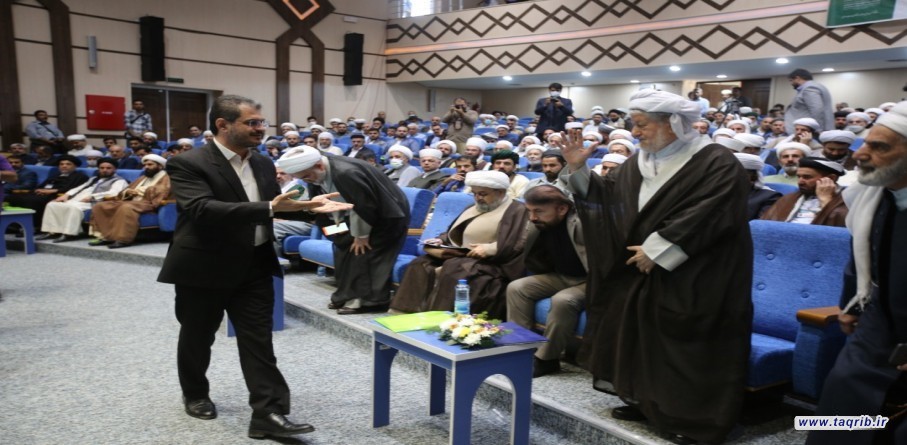 المؤتمر الاقليمي الاول للوحدة الاسلامية بمدینة سنندج (محافظة كردستان)(3)