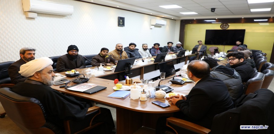 لقاء جمع من الطلاب الجامعيين والصوفيين الهنود مع أمين عام مجمع التقريب