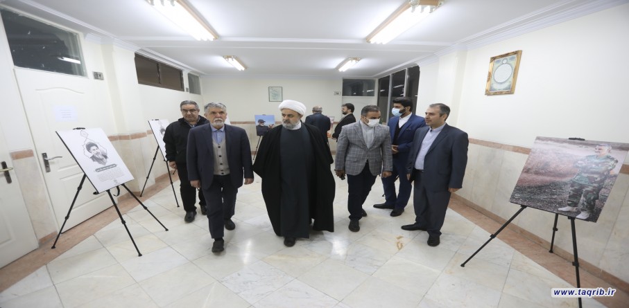 زيارة الأمين العام الدكتور شهرياري معرض صور "منادي الوحدة"