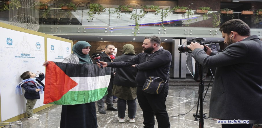 على هامش المؤتمر الدولي الاول تحت عنوان "وسائل الاعلام ووحدة الامة الاسلامية" ٢