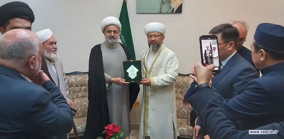 الدكتور شهرياري يلتقي الضيوف الاجانب للمؤتمر الاقليمي الثاني للوحدة الاسلامية في جرجان