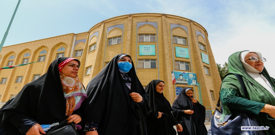 سيدات أكاديميات من اهل السنة تتفقدن جامعة الزهراء في مدینة قم