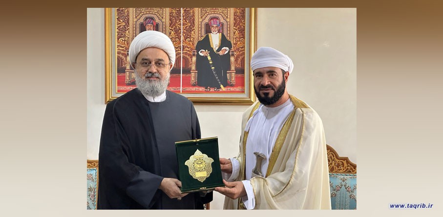 الدكتور شهرياري يلتقي وزير الاوقاف العماني في مسقط