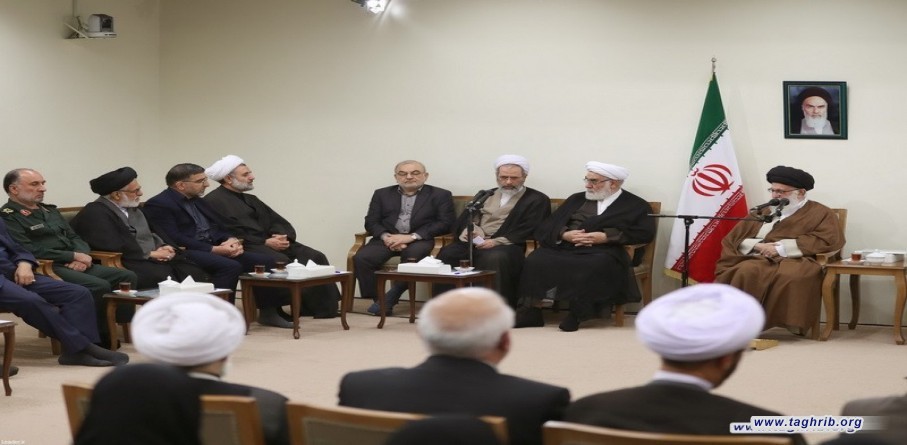 استقبال قائد الثورة الاسلامية عدداً من مسؤولي ملتقى تكريم ذكري الشهداء والمضحين من علماء الدين في محافظة قم