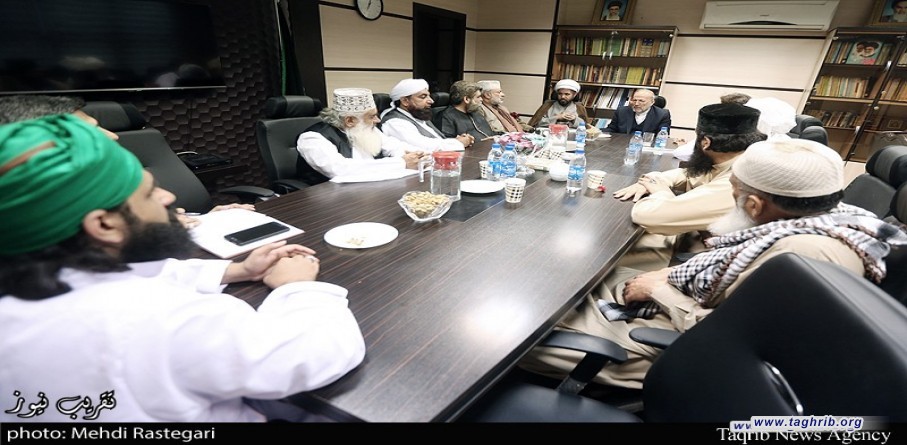 لقاء وفد علماء السنة في باكستان مع المساعد الدولي للمجمع العالمي للتقريب