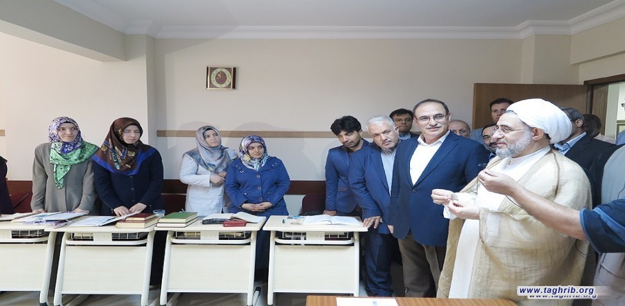 زيارة آية الله الأراكي مركز حساكي للتعليم العالي الديني في اسطنبول